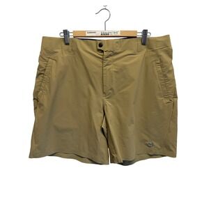 Mens Mountain Hardwear Activeware Shorts XL Quick Dry Flat Front Tan Nylon